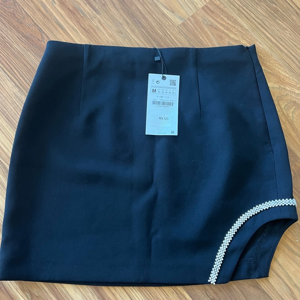 Brand new Zara mini asymmetric skirt